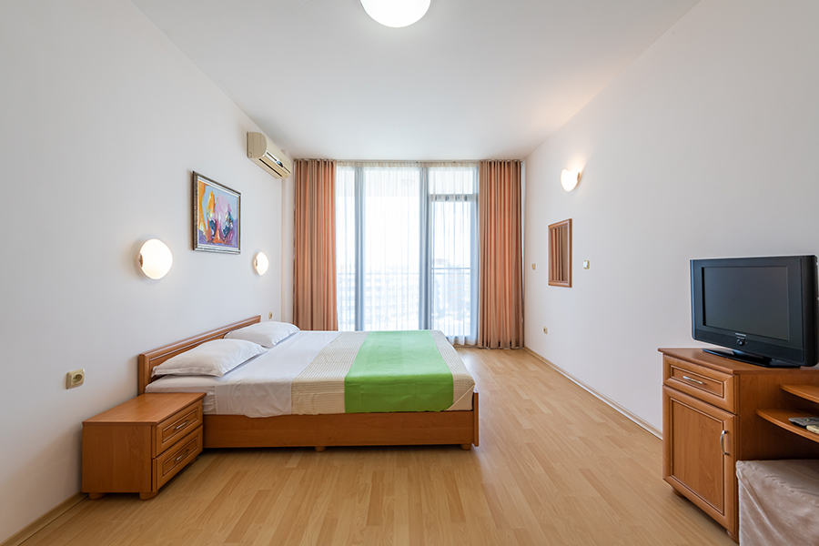 TRAKIA_PLAZZA_APARTMENTS_HOTEL_SUNNY_BEACH_BULGARIA_AIR_TOUR_TRAVEL 